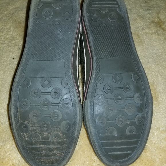 Shoes - Picture 4 of 4